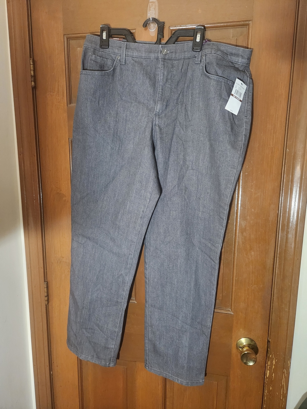 Gloria Vanderbilt Amanda Grey Rinse Jeans 18 Short Tapered Leg NWT